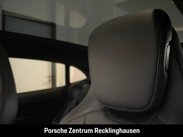 Porsche Taycan Sport Turismo InnoDrive Surround-View