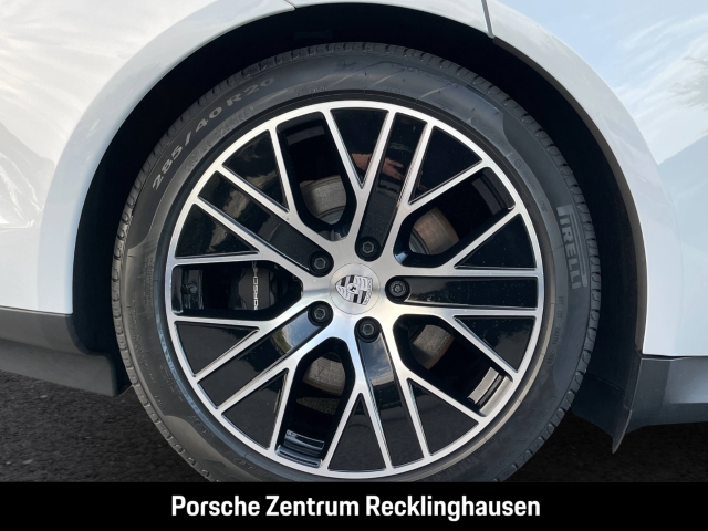 Porsche Taycan Sport Turismo Panoramadach BOSE 20-Zoll