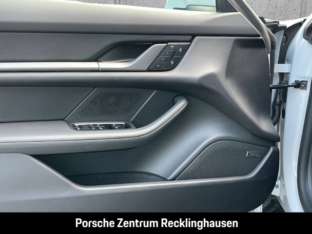Porsche Taycan Sport Turismo Panoramadach BOSE 20-Zoll