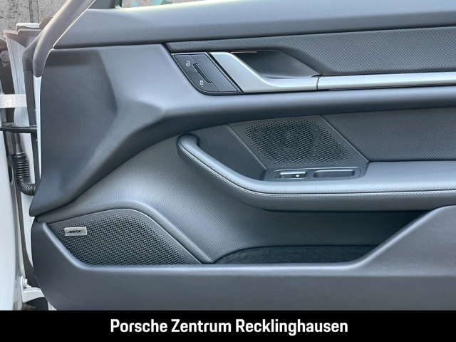 Porsche Taycan Sport Turismo Panoramadach BOSE 20-Zoll