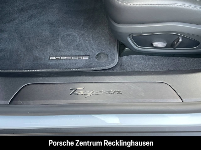 Porsche Taycan Sport Turismo Panoramadach BOSE 20-Zoll