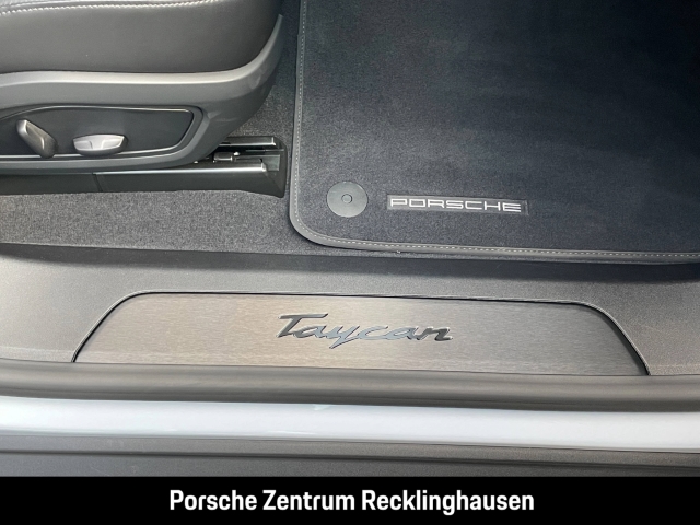 Porsche Taycan Sport Turismo Panoramadach BOSE 20-Zoll