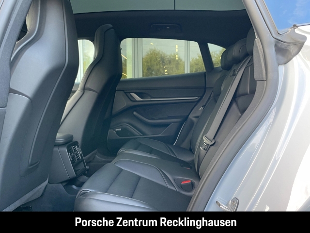 Porsche Taycan Sport Turismo Panoramadach BOSE 20-Zoll