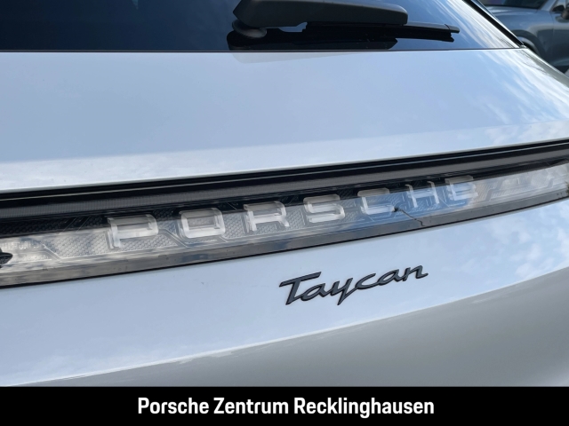 Porsche Taycan Sport Turismo Panoramadach BOSE 20-Zoll