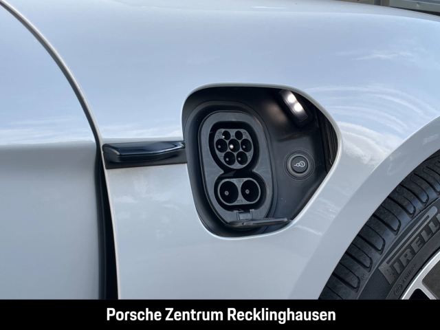 Porsche Taycan Sport Turismo Panoramadach BOSE 20-Zoll