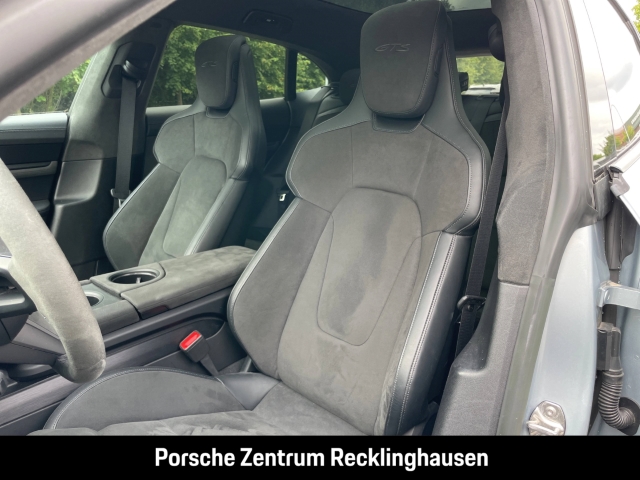 Porsche Taycan GTS Sport Turismo