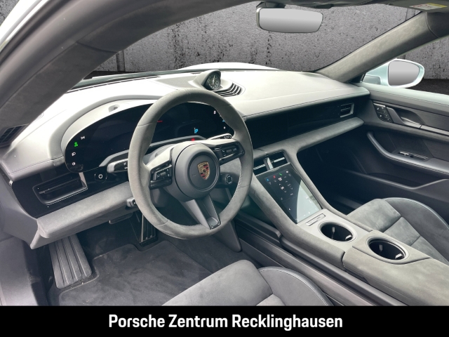 Porsche Taycan GTS Sport Turismo