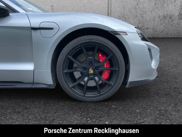 Porsche Taycan GTS Sport Turismo