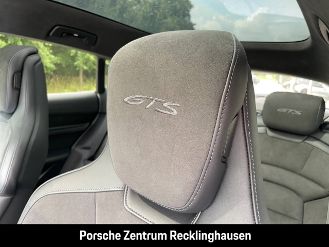 Porsche Taycan GTS Sport Turismo