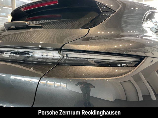 Porsche Taycan Turbo Sport Turismo Burmester HA-Lenkung