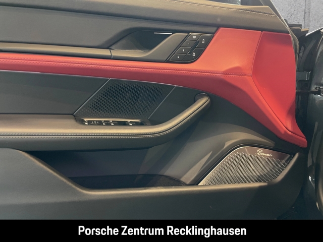 Porsche Taycan Turbo Sport Turismo Burmester HA-Lenkung