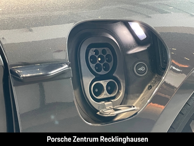 Porsche Taycan Turbo Sport Turismo Burmester HA-Lenkung