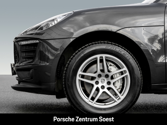 Porsche Macan S/Porsche Active Suspension Management