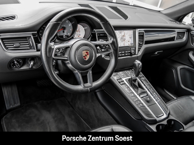 Porsche Macan S/Porsche Active Suspension Management