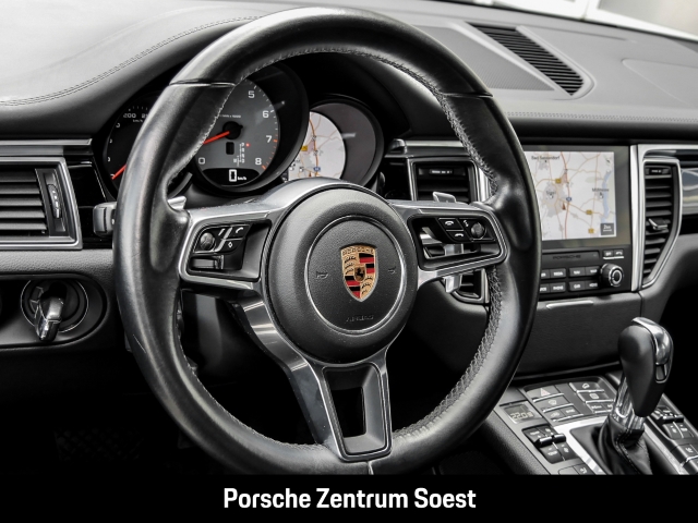 Porsche Macan S/Porsche Active Suspension Management