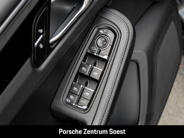 Porsche Macan S/Porsche Active Suspension Management