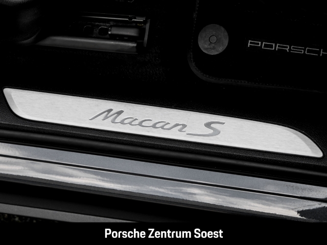 Porsche Macan S/Porsche Active Suspension Management