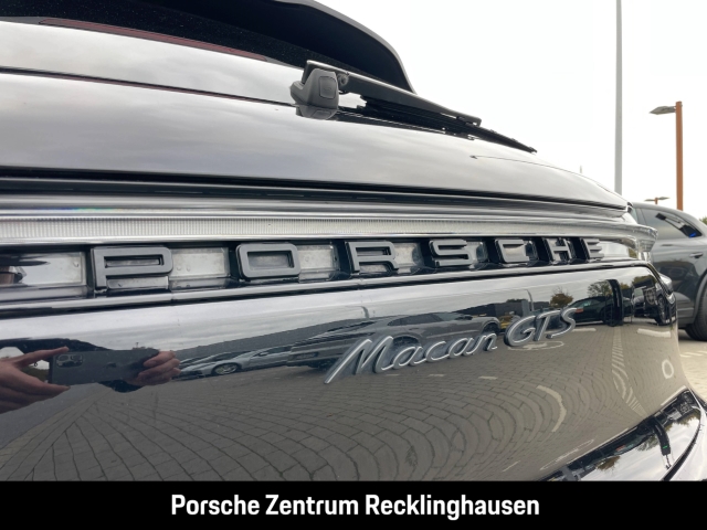 Porsche Macan GTS BOSE Luftfederung Rückfahrkamera LED