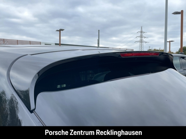 Porsche Macan GTS BOSE Luftfederung Rückfahrkamera LED