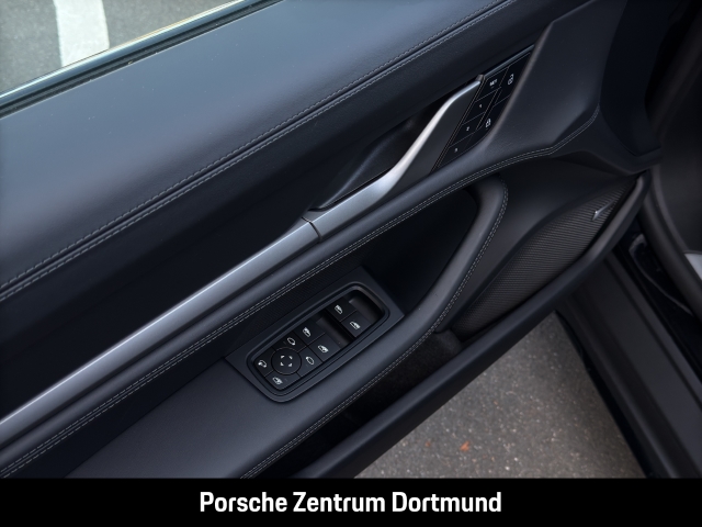 Porsche Taycan 4S Cross Turismo