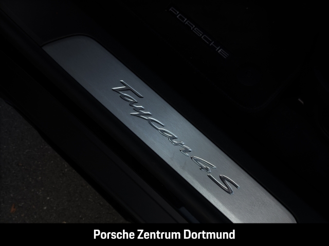 Porsche Taycan 4S Cross Turismo