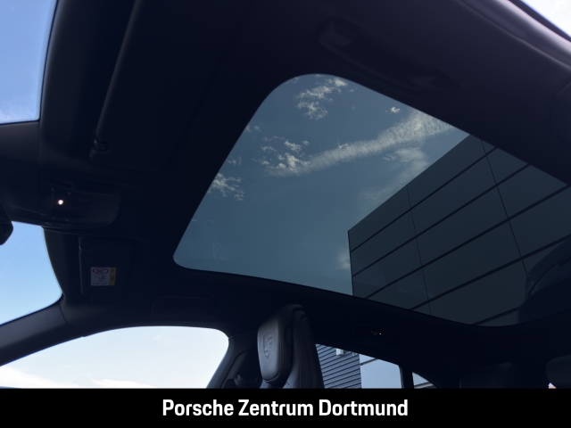 Porsche Taycan 4S Cross Turismo