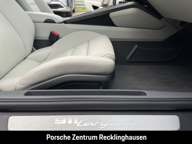 Porsche 992 911 Targa 4 Sportabgasanlage LED-Matrix BOSE