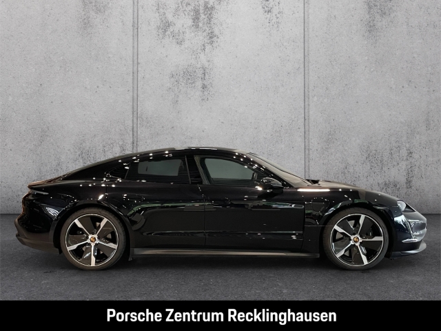 Porsche Taycan Turbo Burmester Nachtsicht Head-Up PDCC