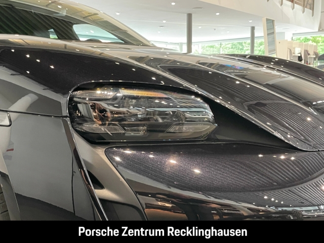 Porsche Taycan Turbo Burmester Nachtsicht Head-Up PDCC