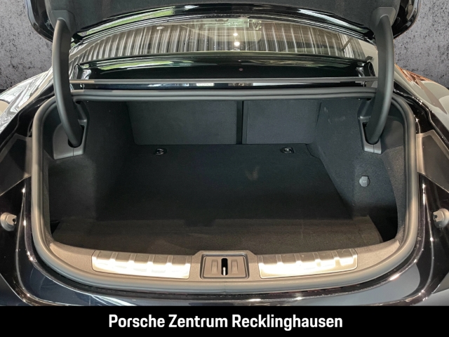 Porsche Taycan Turbo Burmester Nachtsicht Head-Up PDCC