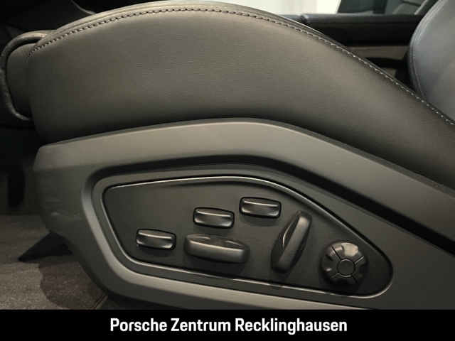 Porsche Taycan Turbo Burmester Nachtsicht Head-Up PDCC