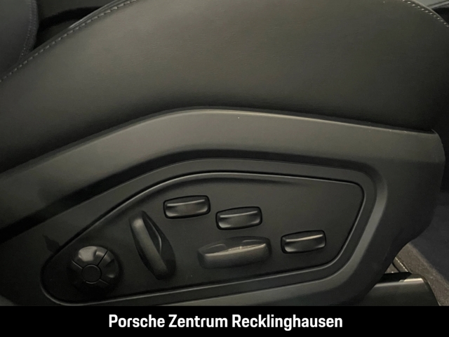 Porsche Taycan Turbo Burmester Nachtsicht Head-Up PDCC