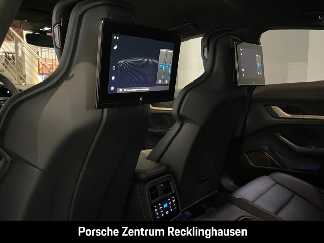 Porsche Taycan Turbo Burmester Nachtsicht Head-Up PDCC
