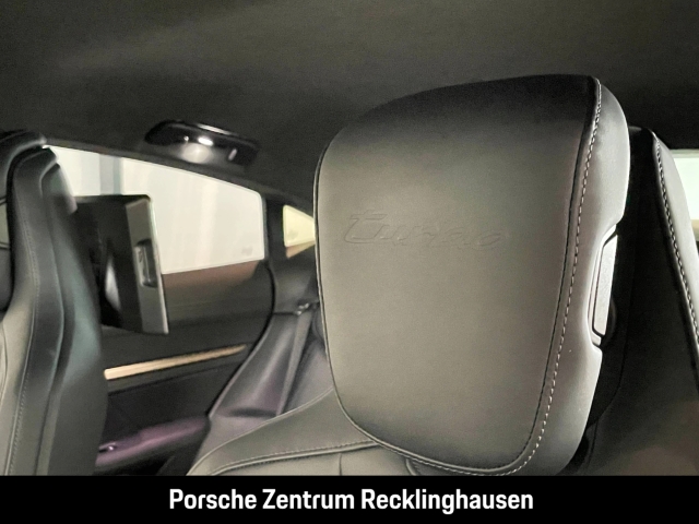 Porsche Taycan Turbo Burmester Nachtsicht Head-Up PDCC