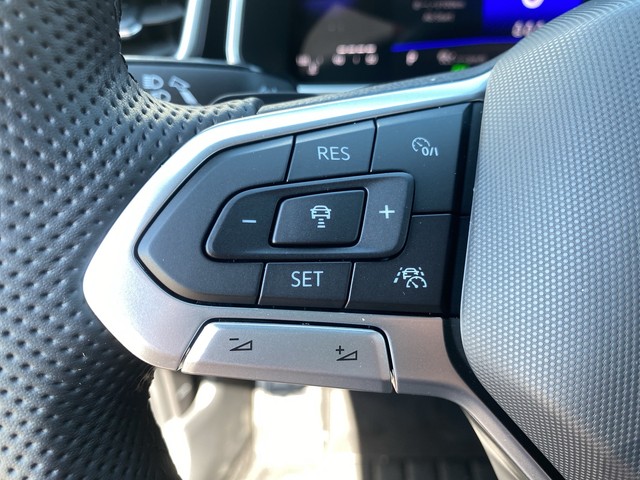 Volkswagen T-Roc 1.5 eTSI DSG R-Line