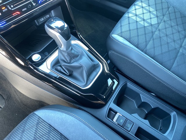 Volkswagen T-Roc 1.5 eTSI DSG R-Line