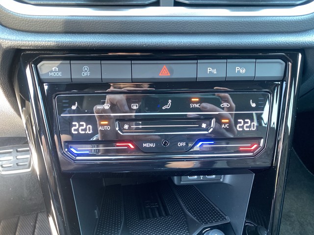 Volkswagen T-Roc 1.5 eTSI DSG R-Line