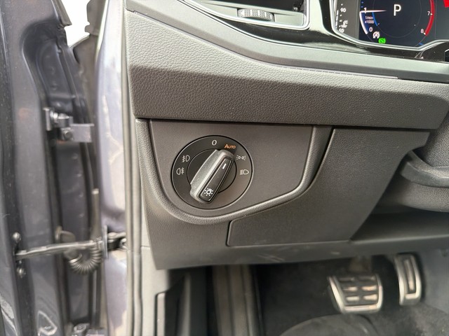Volkswagen Polo 1.0 TSI DSG R-Line