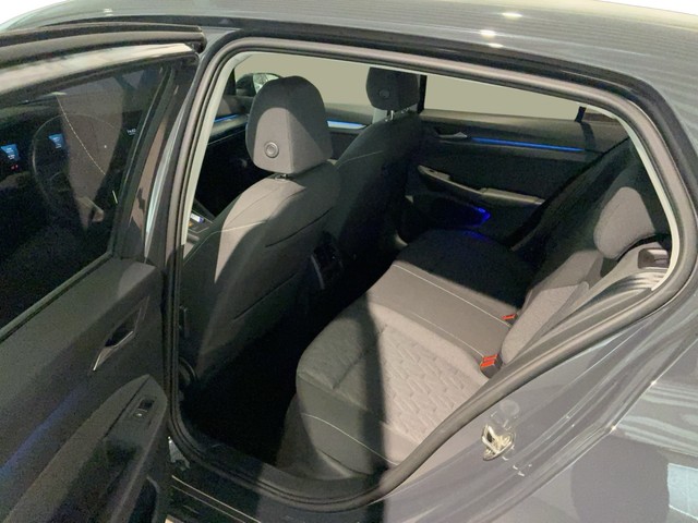 Volkswagen Golf 1.0 eTSI DSG MOVE